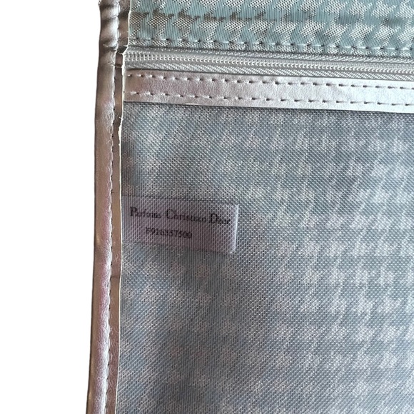DIOR Beauty Fold-up Hanging Travel Bag Silver and Blue - Picture 2 of 7